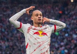 世俱杯下注-记者：红牛CEO明茨拉夫亲自介入西蒙斯交易，球员互换是可行方案