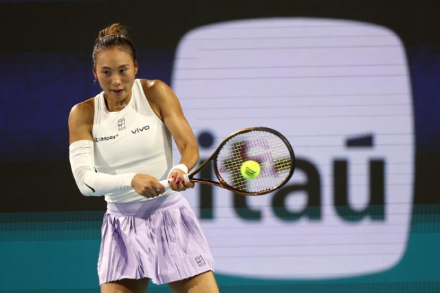 世俱杯下注-张奔斗：郑钦文的阳光双赛，让人看到阳光