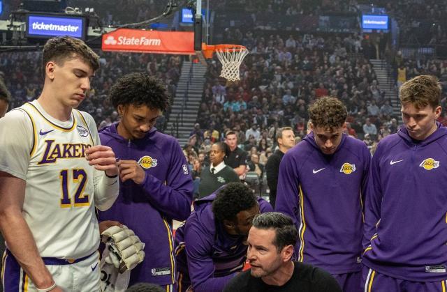 世俱杯下注网站-湖人连败暴露三大漏洞！板凳得分最差，防守倒数第5